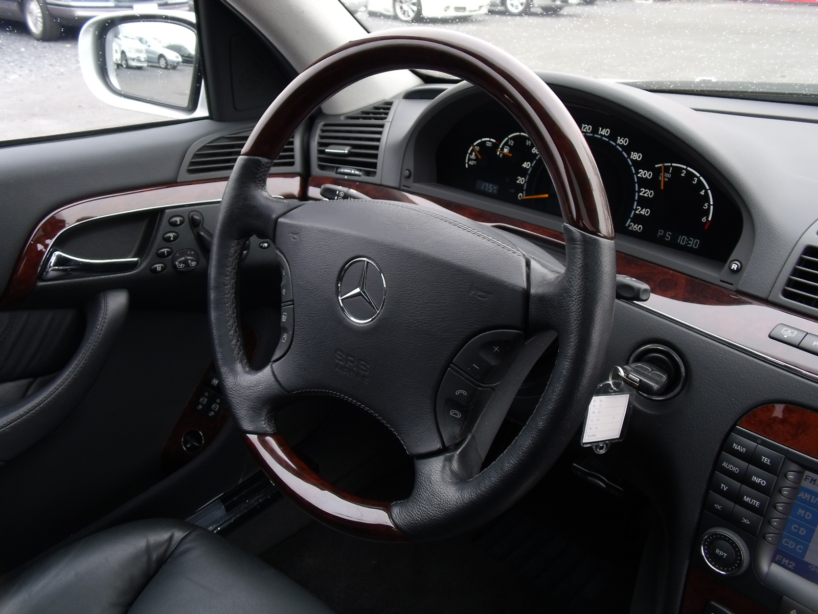 ベンツ　Sクラス　S500L 後期型 ブリリアントシルバー 左ハンドル